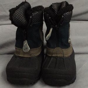 Toddler size 7 snow boots